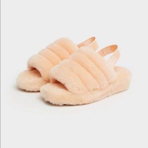 Brand New Ugg Fluff Yeah Slides in Scallop